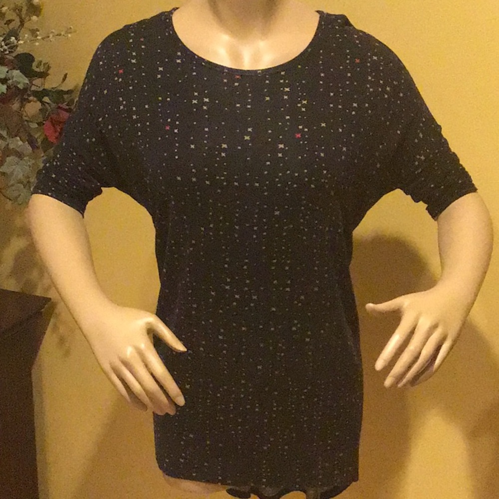 Lula Roe top.